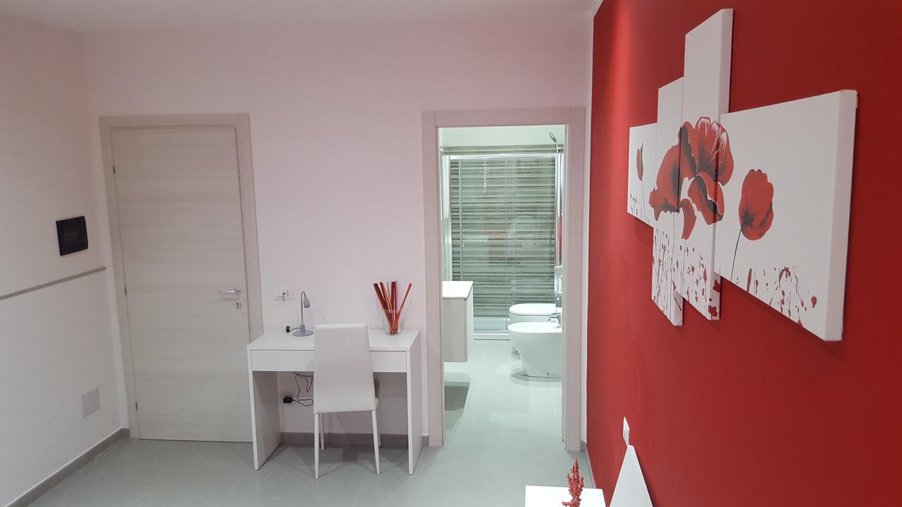 L'Isola Del Sole Bed & Breakfast กัสเตลลุซโซ ภายนอก รูปภาพ