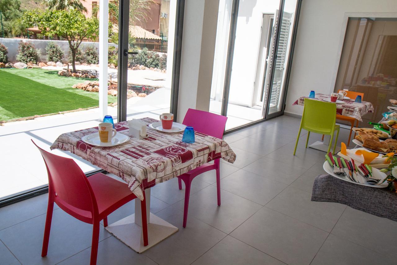 L'Isola Del Sole Bed & Breakfast กัสเตลลุซโซ ภายนอก รูปภาพ
